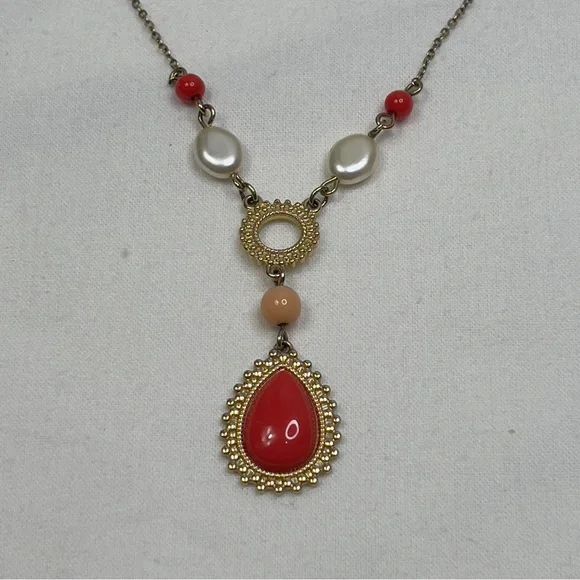 AVON Coral Cabochon Pearl Bead Drop Necklace – Gold Tone Vintage Style - Picture 3 of 8
